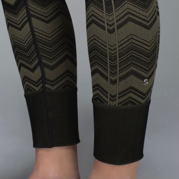 LULULEMON Ebb To Street Pant Fatigue Green Chevron size 6 - Picture 12 of 13